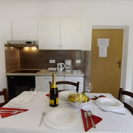 דירה Flat With Pool Close To Kanegra