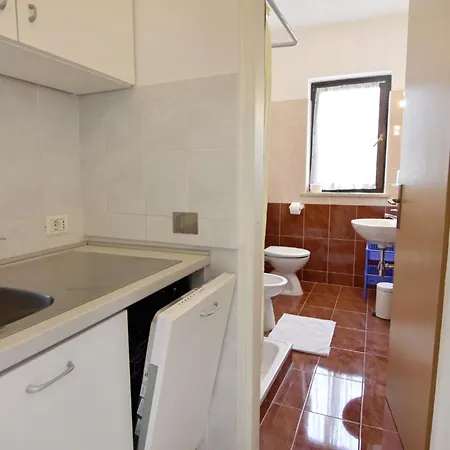Flat With Pool Close To Kanegra Apartmán
