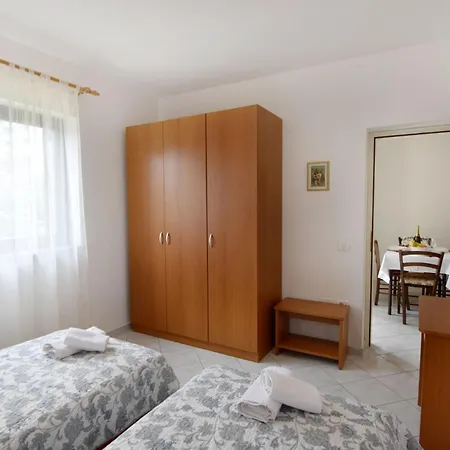 דירה Flat With Pool Close To Kanegra Mazurija
