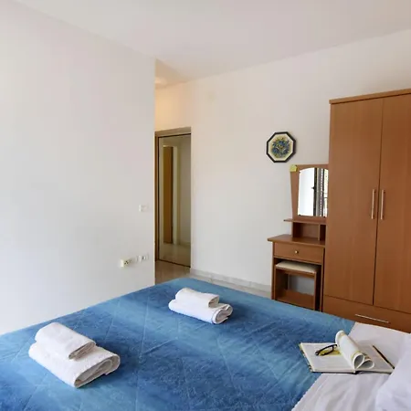 דירה Flat With Pool Close To Kanegra Mazurija
