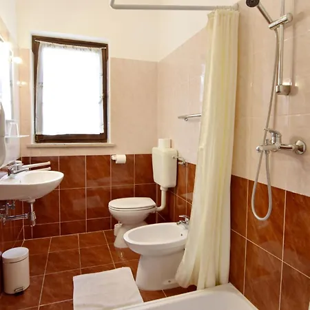 Apartman Flat With Pool Close To Kanegra Mazurija
