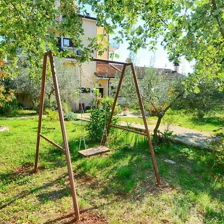 Flat With Pool Close To Kanegra Mazurija