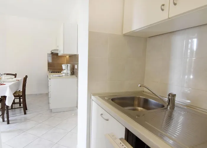 Flat With Pool Close To Kanegra Apartmán