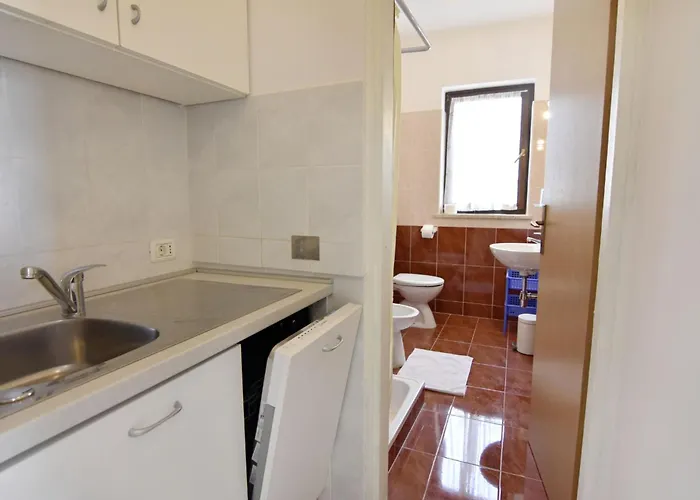 Flat With Pool Close To Kanegra Apartmán