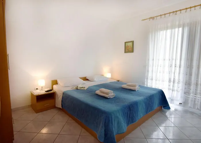 Flat With Pool Close To Kanegra