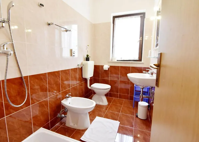 Flat With Pool Close To Kanegra Apartmán