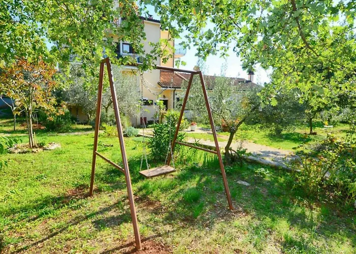 Flat With Pool Close To Kanegra Mazurija