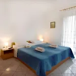 Flat With Pool Close To Kanegra