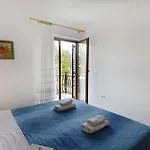 Flat With Pool Close To Kanegra
