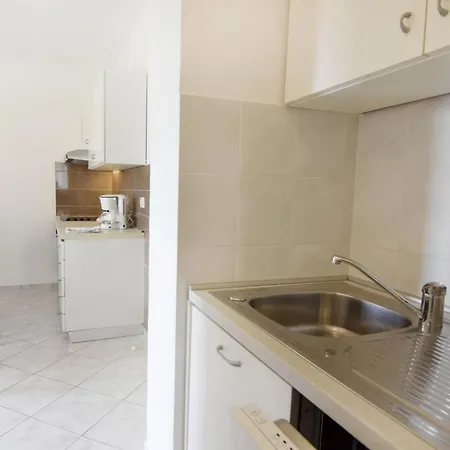 Flat With Pool Close To Kanegra Apartment